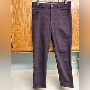 Women's American Eagle cropped jeggings Plum color size 10 long